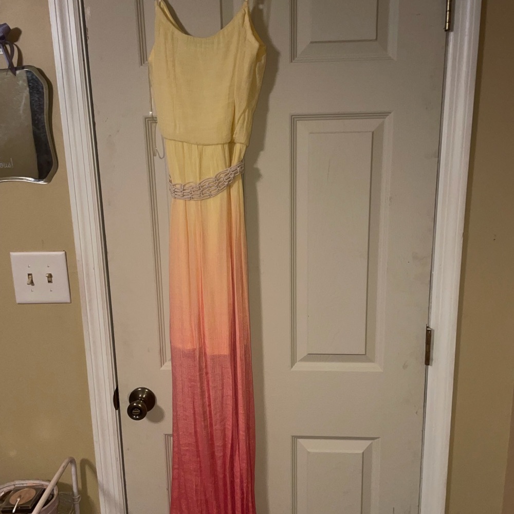 Beautiful maxi dress. Only worn once